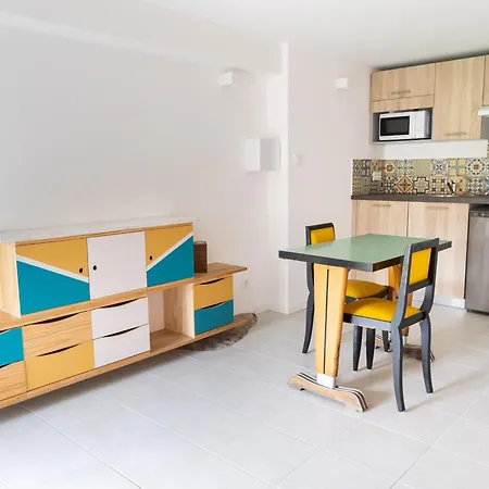 2 Pers Renove En Bord De Sevre Avec Cuisine Equipee Et Exterieur Partage *